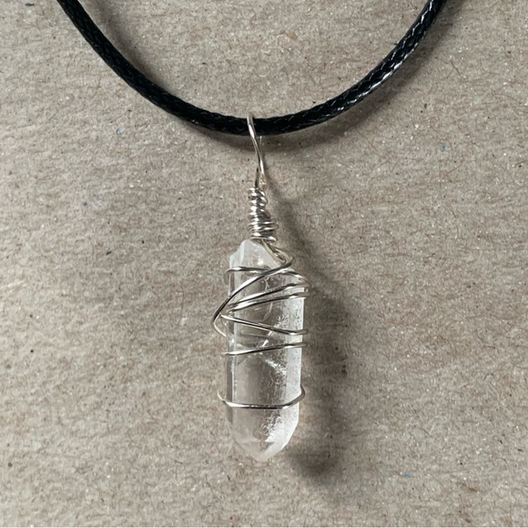 Raw Quartz Point Necklace/Handcrafted/NWT - Picture 2 of 6